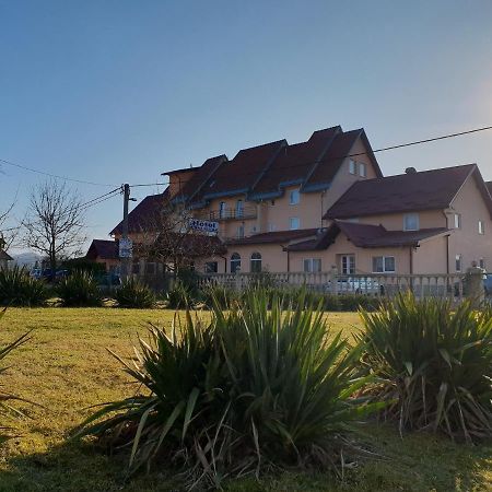 Hotel Mirni Kutak Otočac Dış mekan fotoğraf