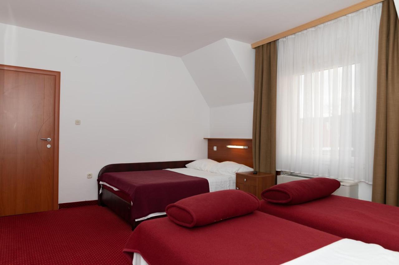 Hotel Mirni Kutak Otočac Dış mekan fotoğraf