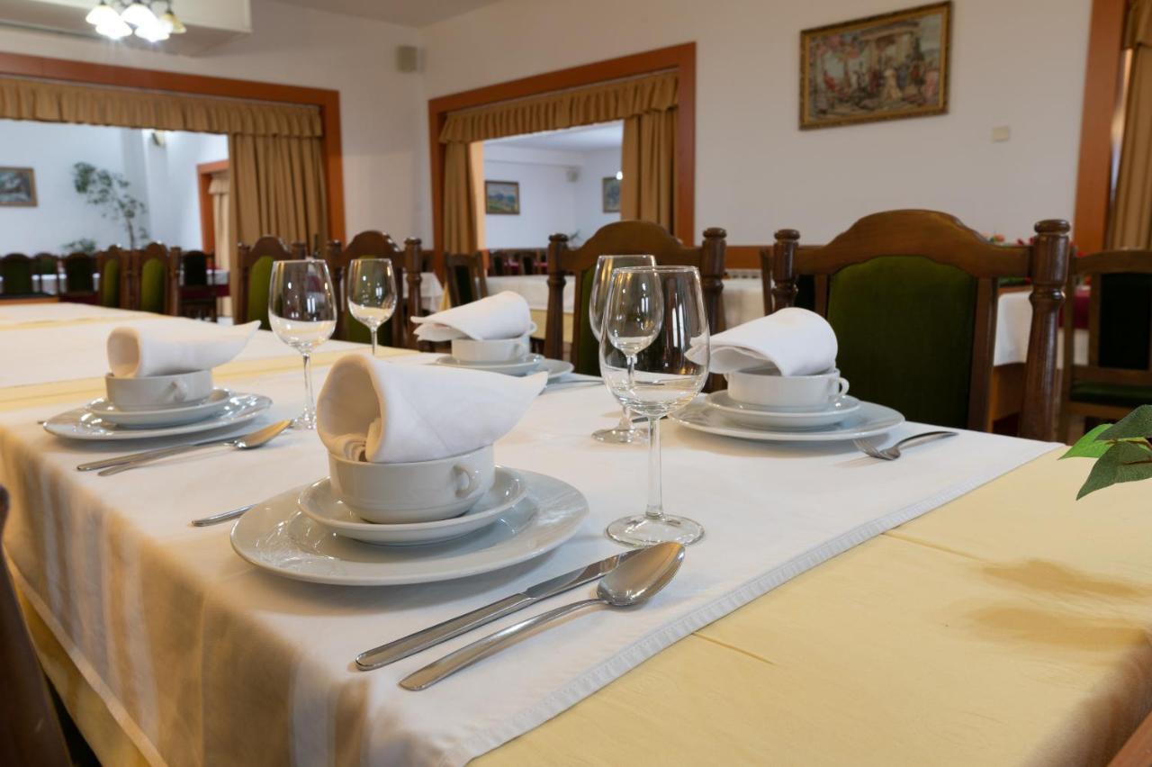 Hotel Mirni Kutak Otočac Dış mekan fotoğraf
