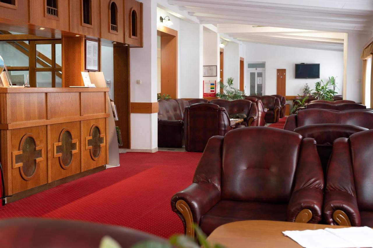 Hotel Mirni Kutak Otočac Dış mekan fotoğraf