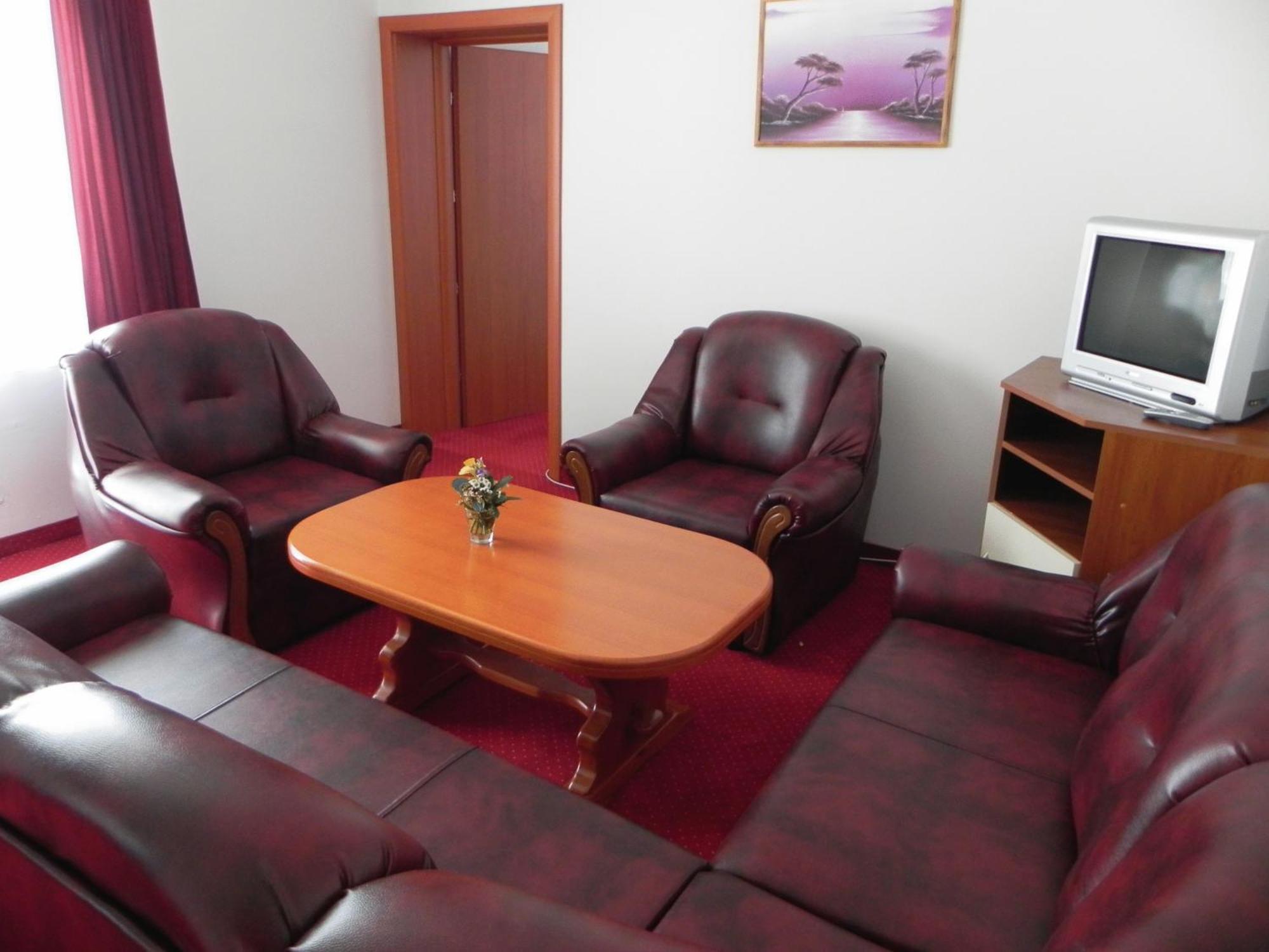 Hotel Mirni Kutak Otočac Dış mekan fotoğraf