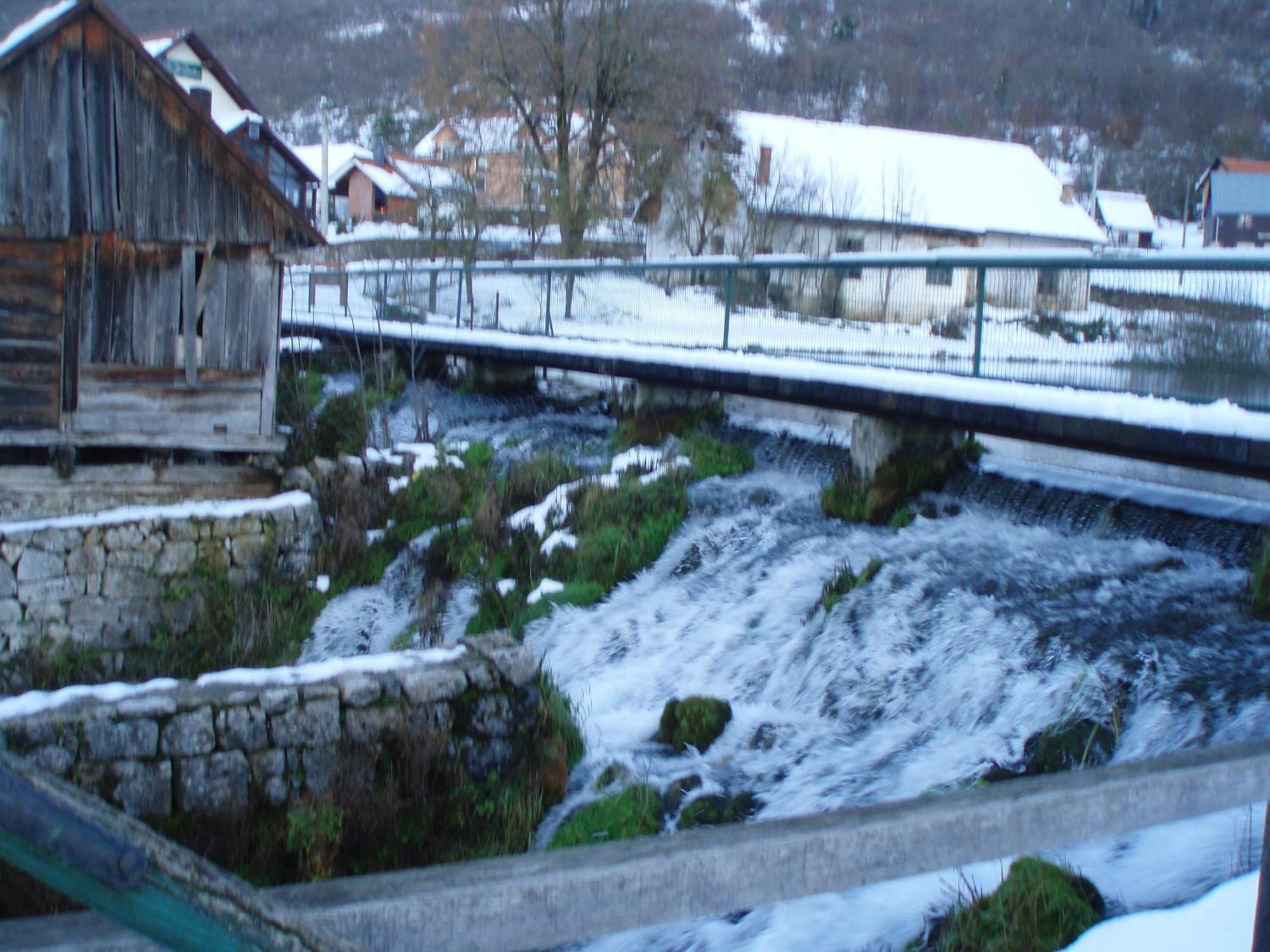 Hotel Mirni Kutak Otočac Dış mekan fotoğraf