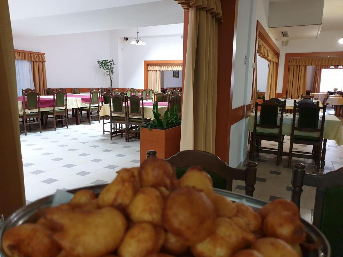 Hotel Mirni Kutak Otočac Dış mekan fotoğraf