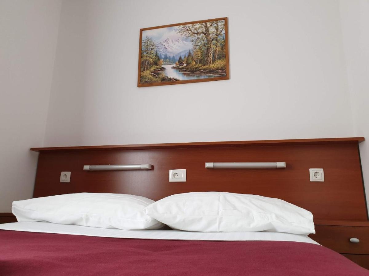 Hotel Mirni Kutak Otočac Dış mekan fotoğraf