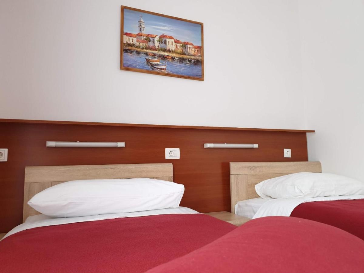 Hotel Mirni Kutak Otočac Dış mekan fotoğraf