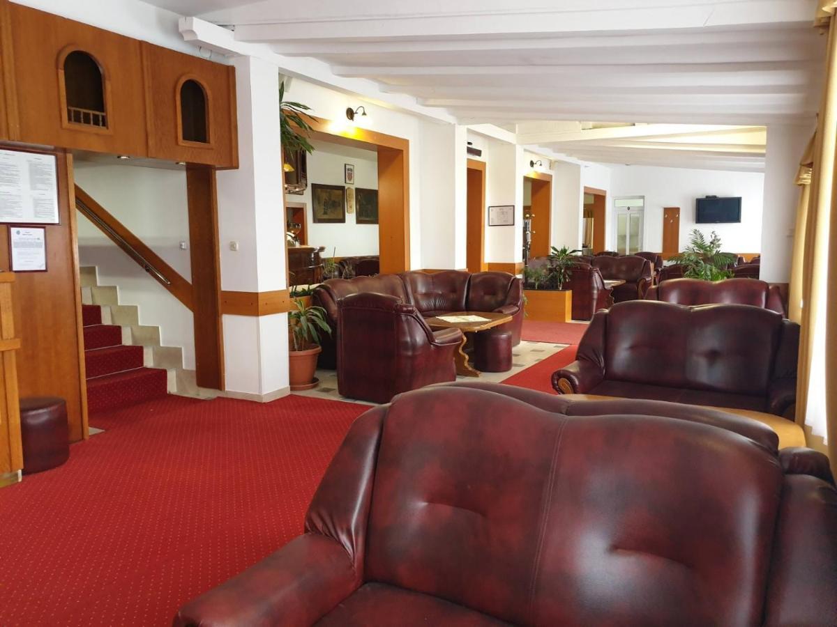 Hotel Mirni Kutak Otočac Dış mekan fotoğraf