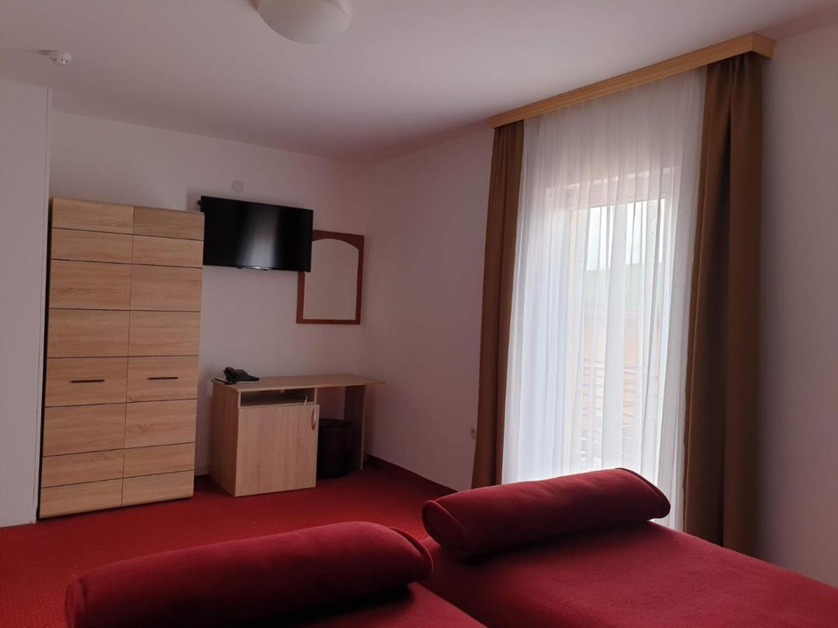 Hotel Mirni Kutak Otočac Dış mekan fotoğraf