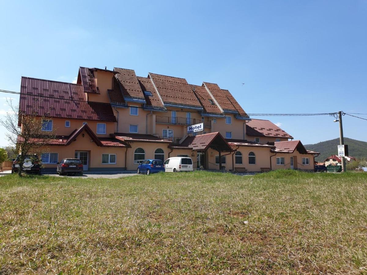 Hotel Mirni Kutak Otočac Dış mekan fotoğraf