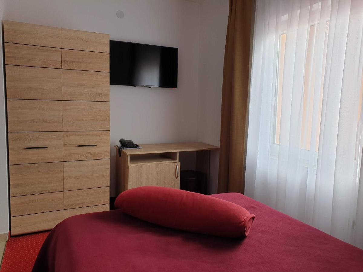 Hotel Mirni Kutak Otočac Dış mekan fotoğraf